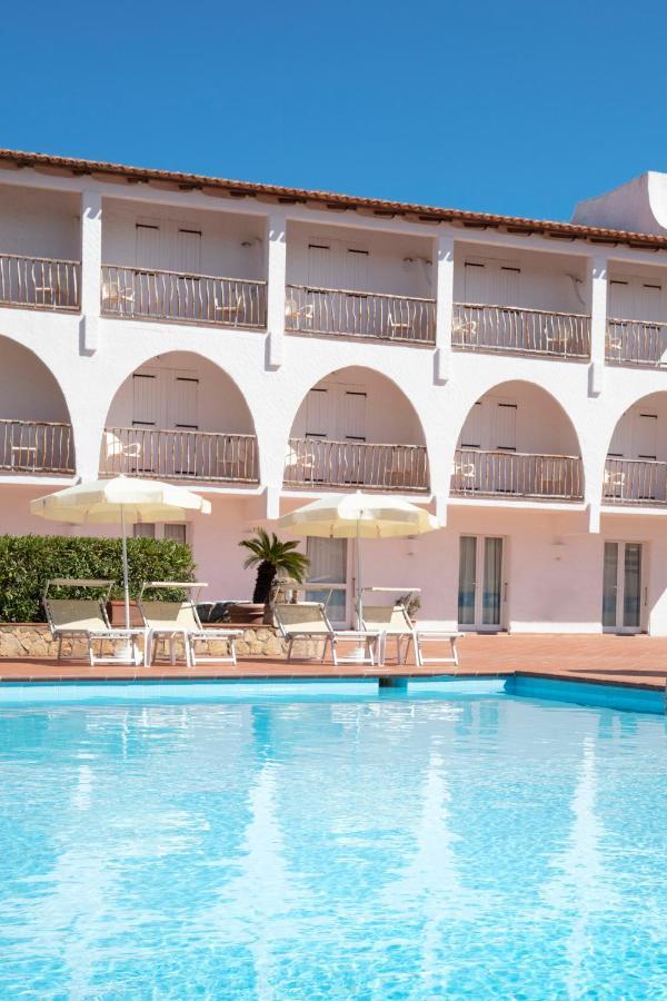 Club Hotel Cormorano Baja Sardinia Exterior photo